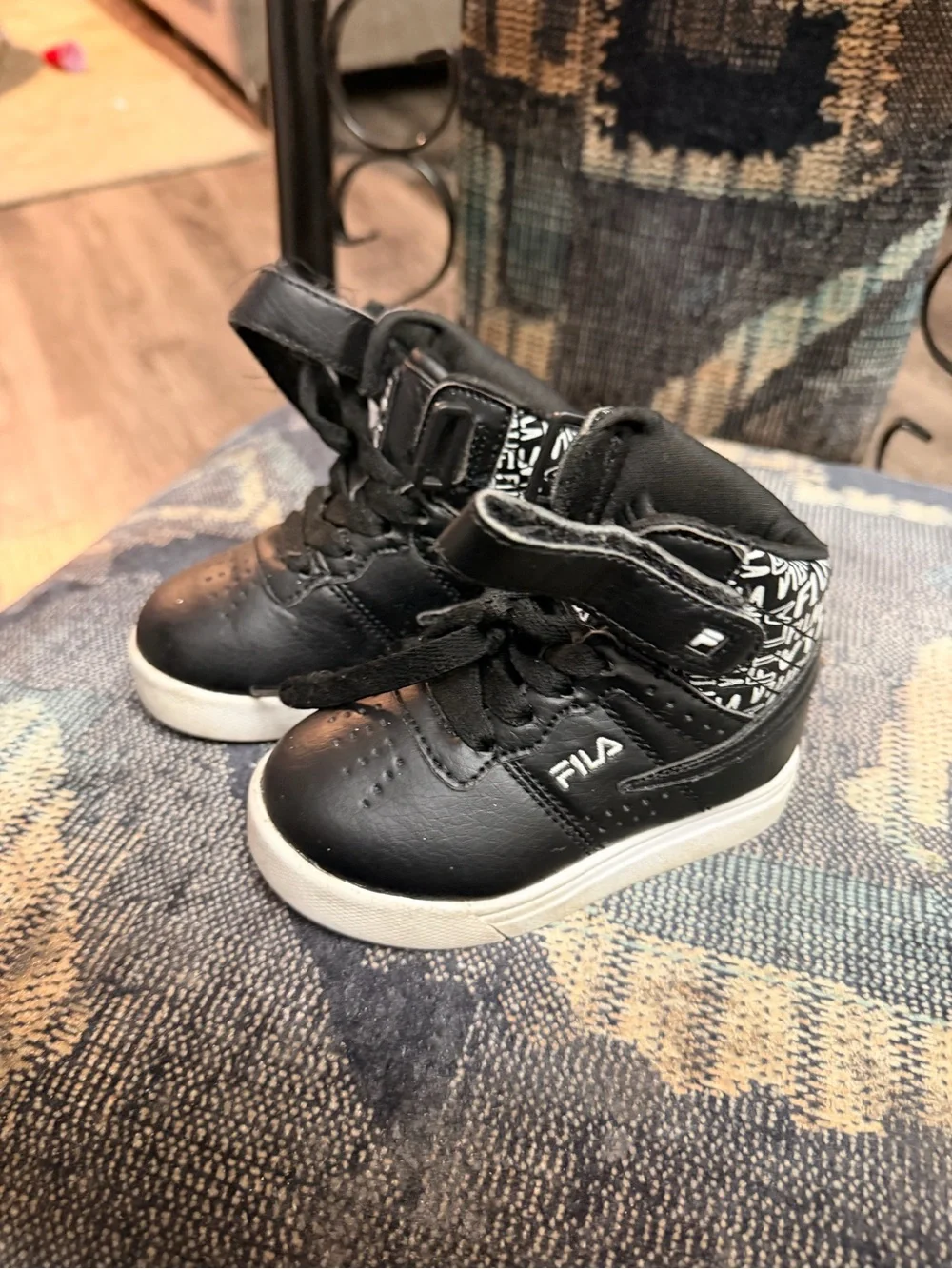 Fila Kids Black High-Top Sneakers with White Sole and Patterned Collar